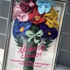 The Original MakeUp Eraser Floral Bouquet 8 Piece Gift Set New
